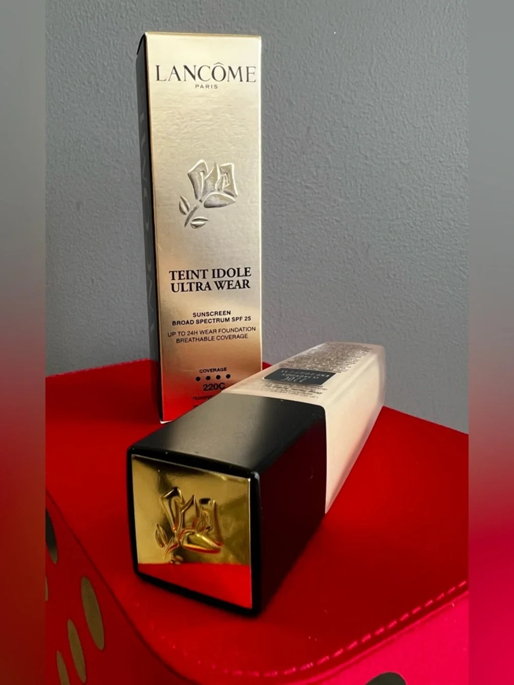 Lancôme's Teint Idole Ultra Wear Full Coverage Foundation 220C is NWB